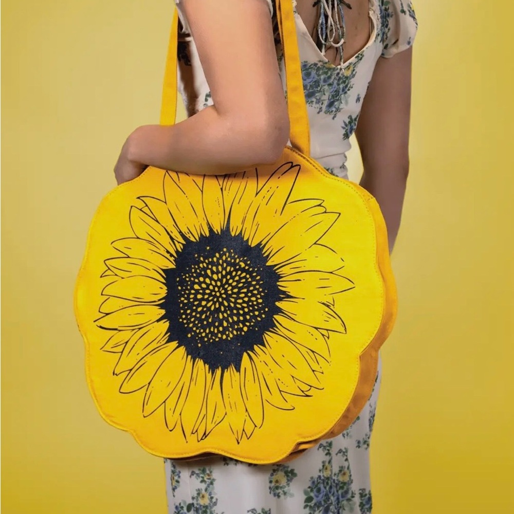 Sunflower Shaped Tote Bags with Large Shoulder Straps
Yellow Sunflower Tote Bag